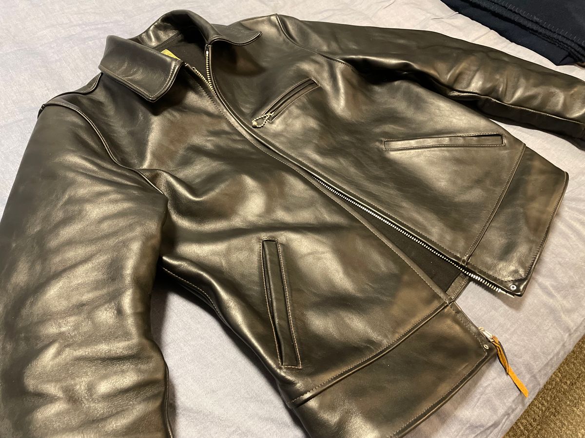 Photo by Faded.Patina on January 25, 2024 of the The Real McCoy's Nelson in Shinki Teacore Horsehide.