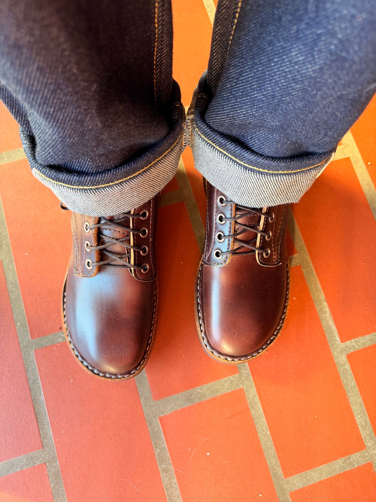 Photo by peanutsngranola on November 26, 2025 of the White's 350 Cruiser in Seidel Brown Double Shot.