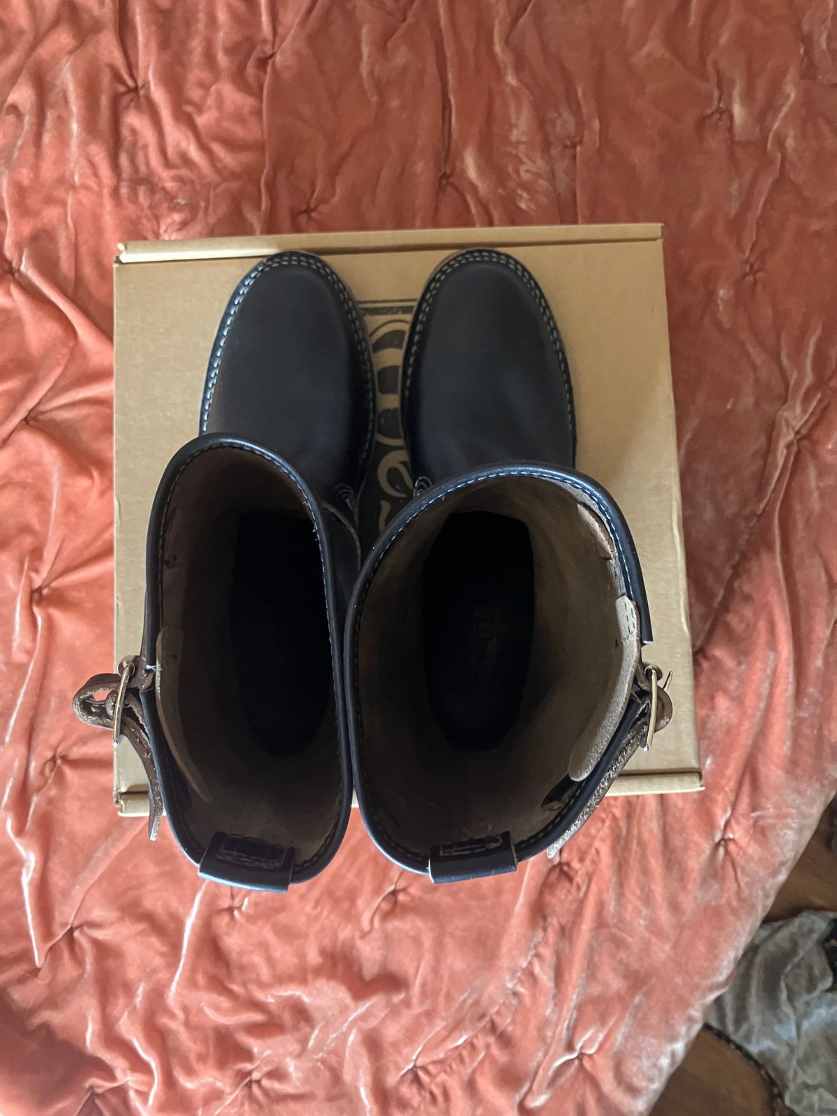 Photo by oldboysblue on October 2, 2024 of the Wesco Mister Lou in Wesco / Horween Black Horsehide.