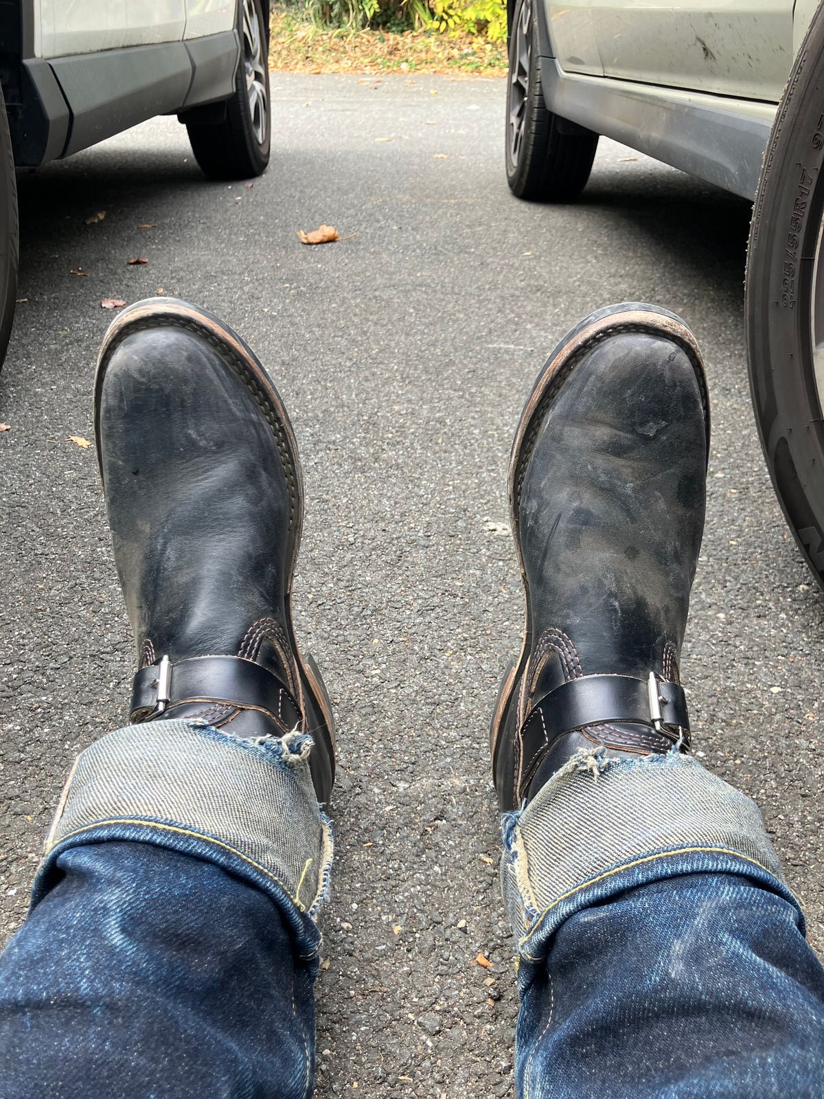 Photo by oldboysblue on November 5, 2024 of the Wesco Mister Lou in Wesco / Horween Black Horsehide.