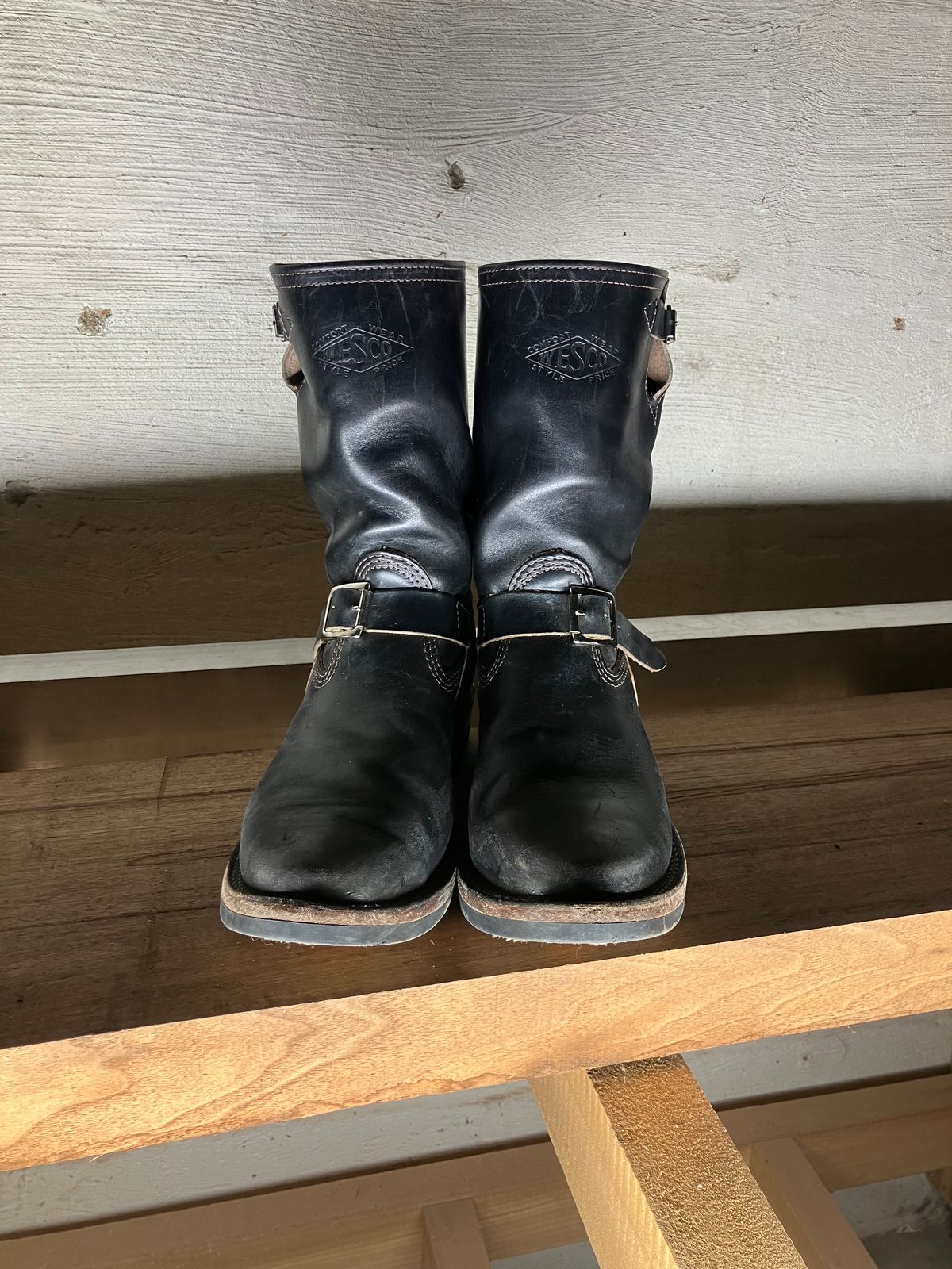 Photo by oldboysblue on December 3, 2024 of the Wesco Mister Lou in Wesco / Horween Black Horsehide.