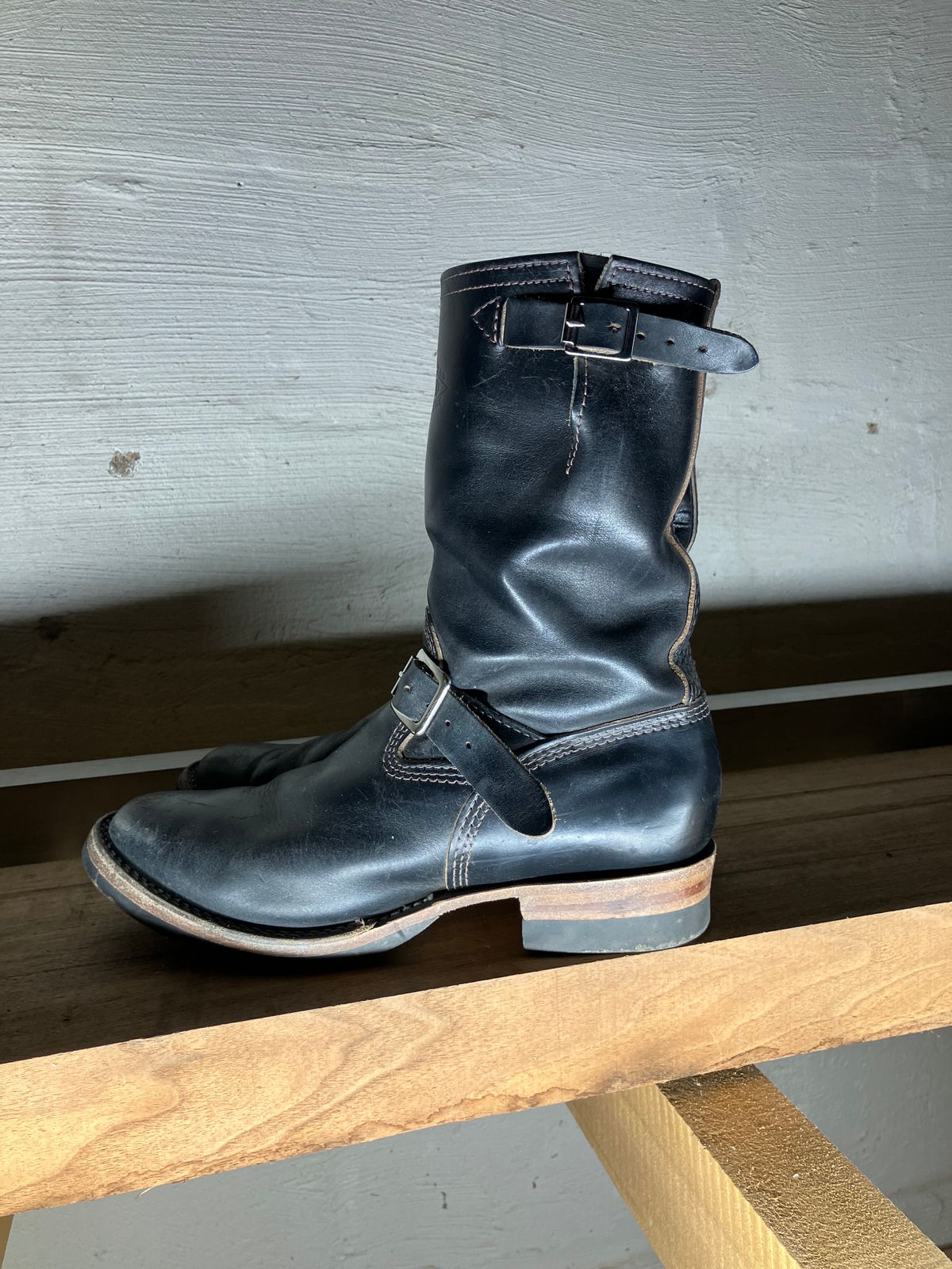 Photo by oldboysblue on December 3, 2024 of the Wesco Mister Lou in Wesco / Horween Black Horsehide.