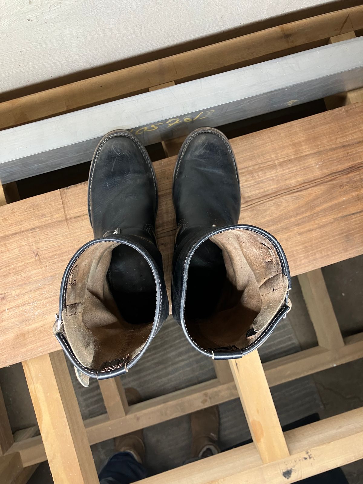 Photo by oldboysblue on December 3, 2024 of the Wesco Mister Lou in Wesco / Horween Black Horsehide.