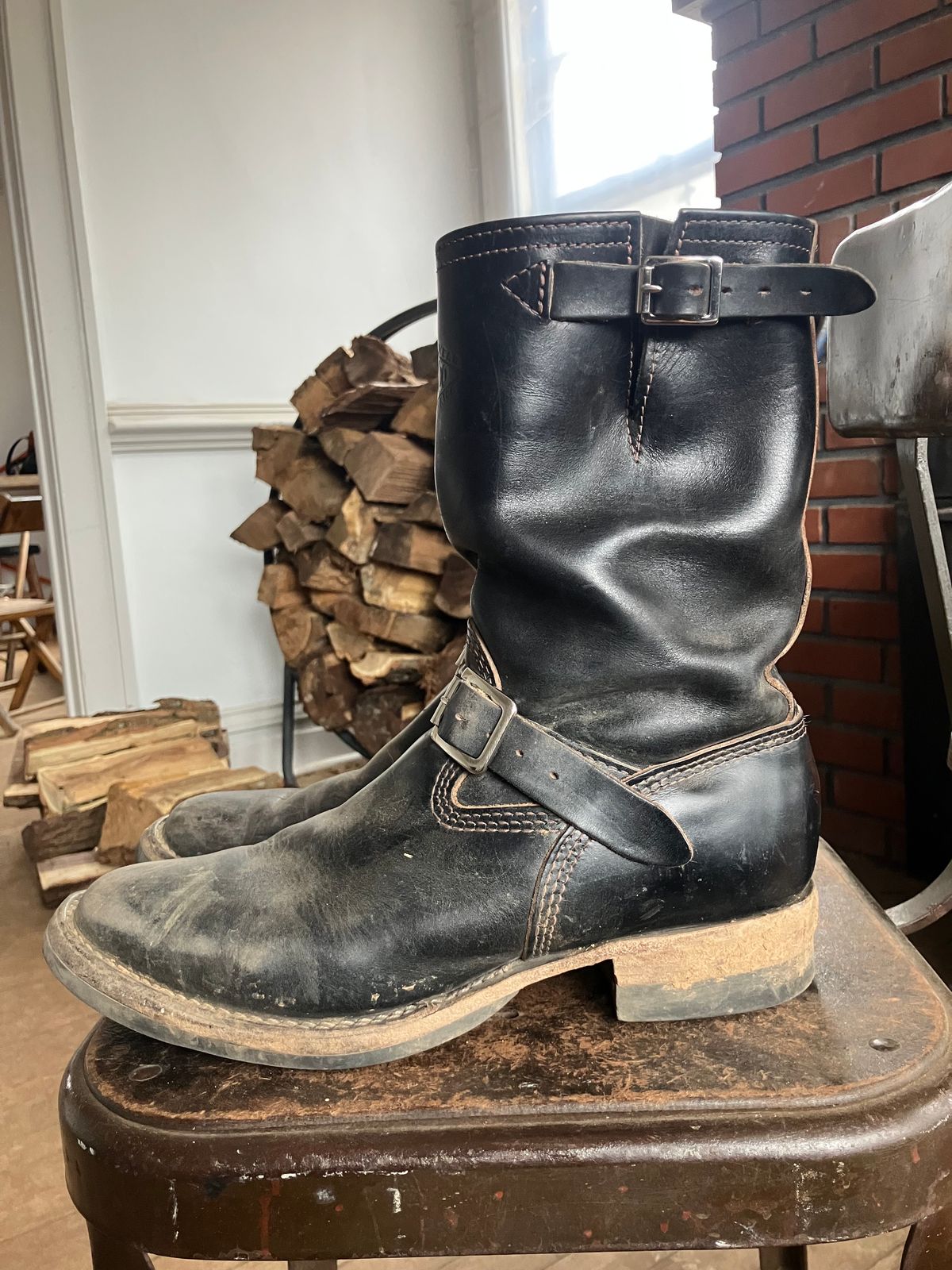 Photo by oldboysblue on February 2, 2025 of the Wesco Mister Lou in Wesco / Horween Black Horsehide.