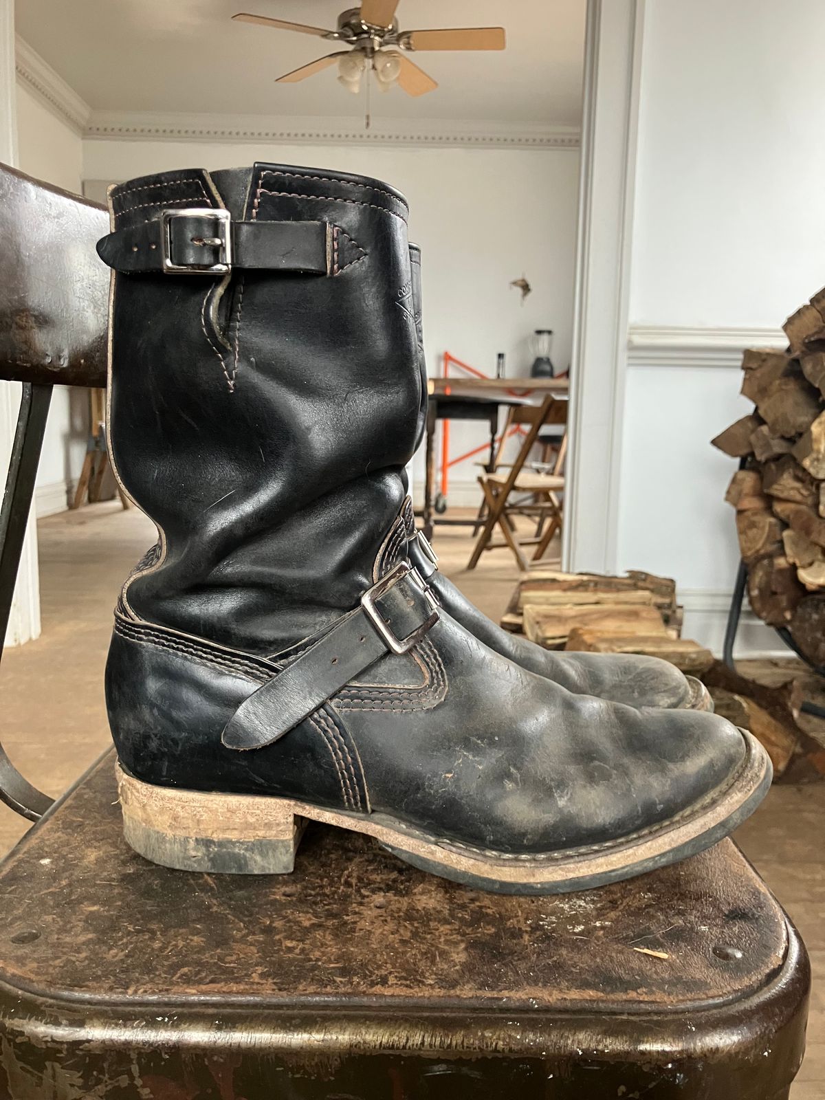 Photo by oldboysblue on February 2, 2025 of the Wesco Mister Lou in Wesco / Horween Black Horsehide.