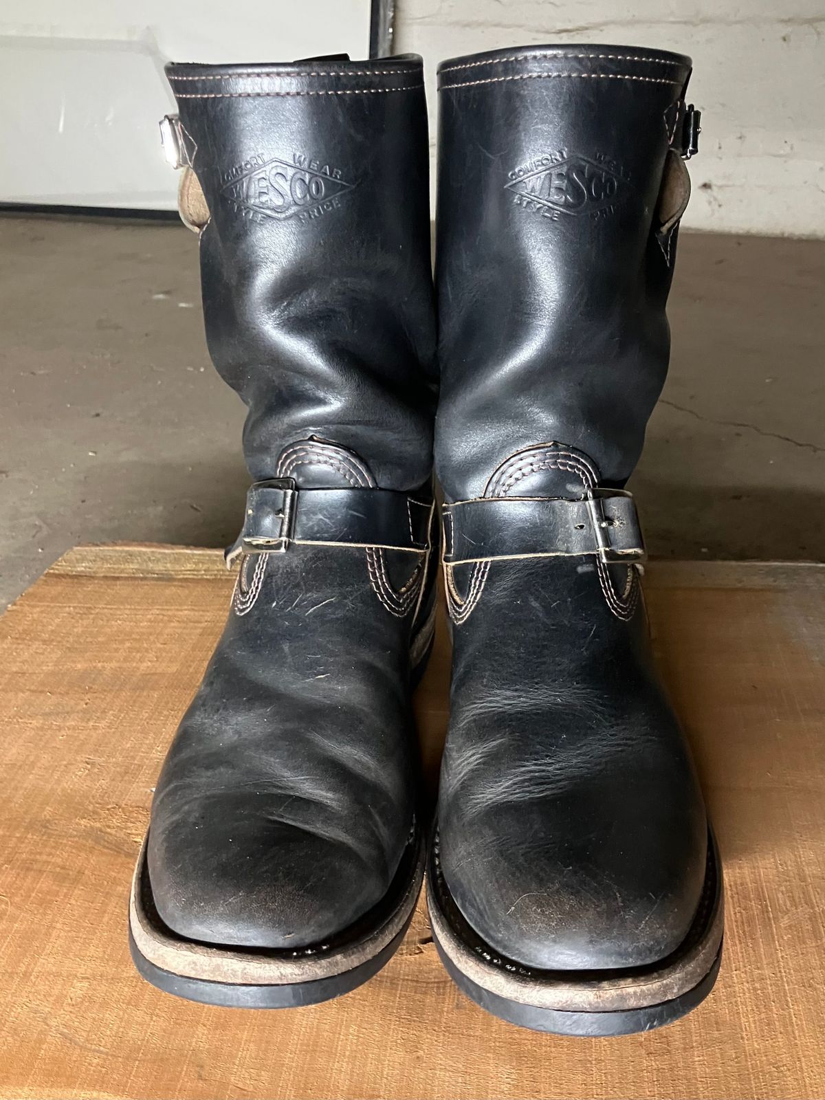 Photo by oldboysblue on March 4, 2025 of the Wesco Mister Lou in Wesco / Horween Black Horsehide.