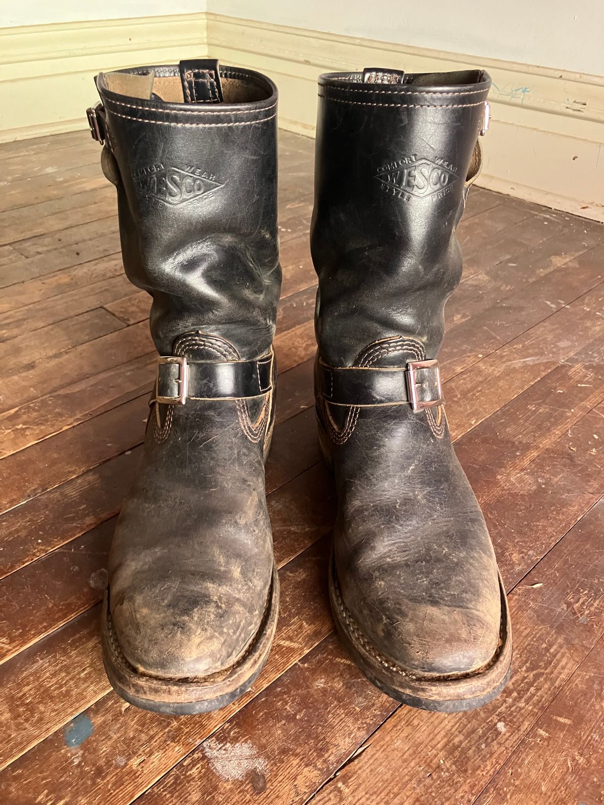 Photo by oldboysblue on April 5, 2025 of the Wesco Mister Lou in Wesco / Horween Black Horsehide.