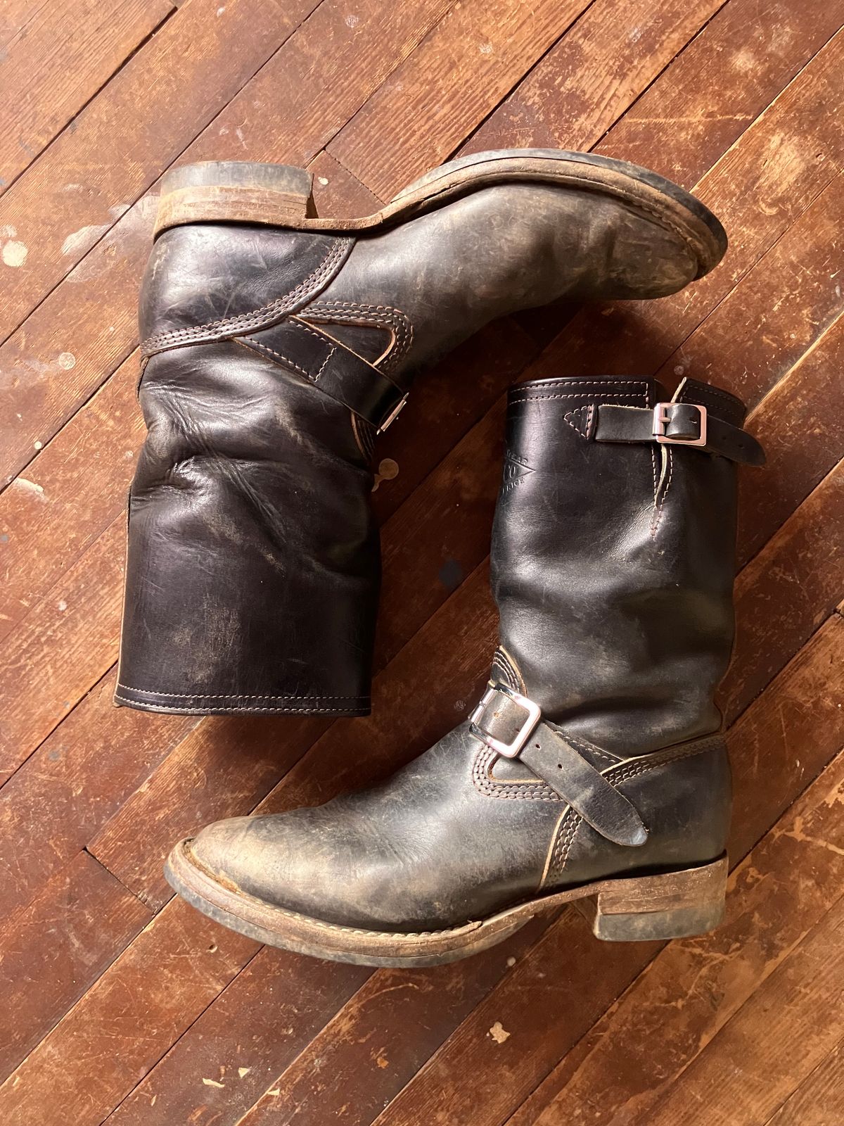 Photo by oldboysblue on April 5, 2025 of the Wesco Mister Lou in Wesco / Horween Black Horsehide.
