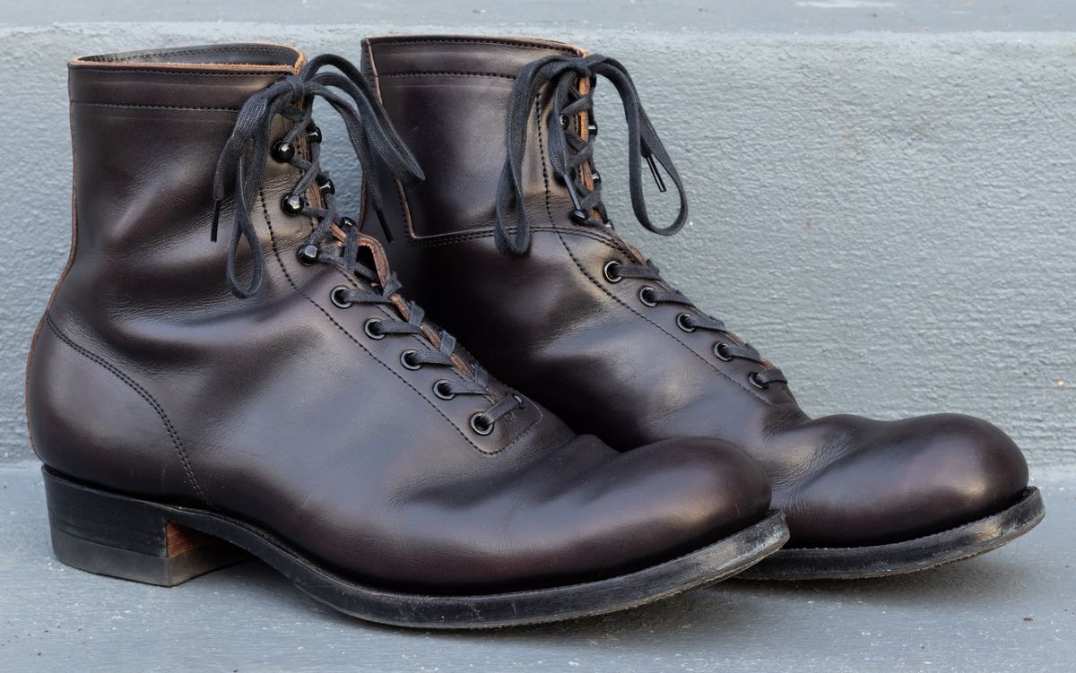 Photo by JewishJesus on December 3, 2025 of the Clinch Milne in Clinch / Black Crown Calf.