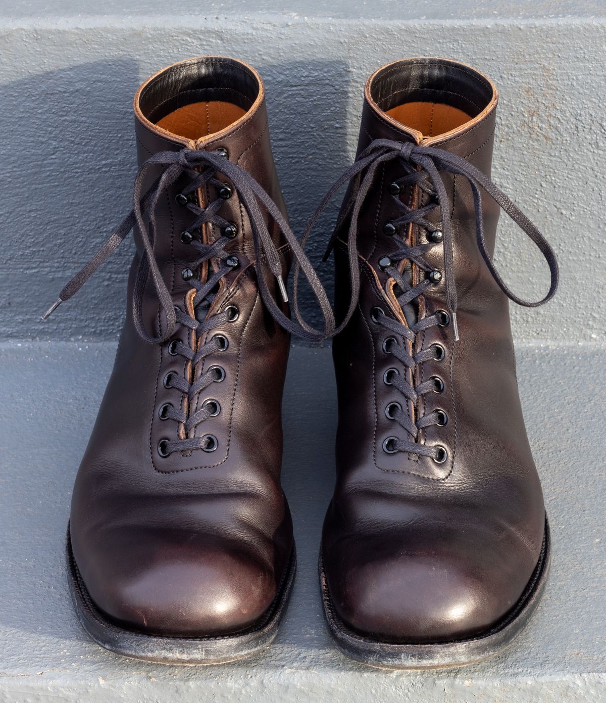 Photo by JewishJesus on January 1, 2026 of the Clinch Milne in Clinch / Black Crown Calf.