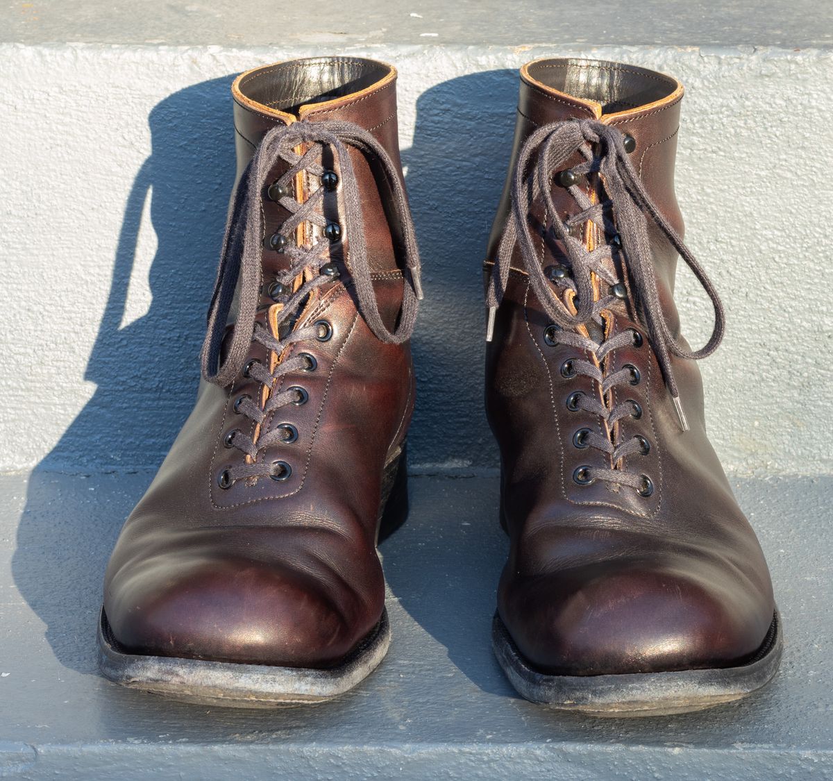 Photo by JewishJesus on March 1, 2026 of the Clinch Milne in Clinch / Black Crown Calf.