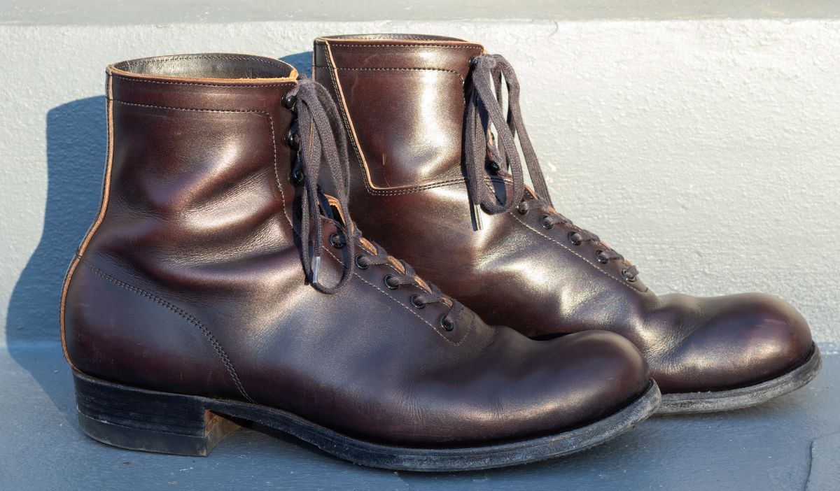 Photo by JewishJesus on March 1, 2026 of the Clinch Milne in Clinch / Black Crown Calf.