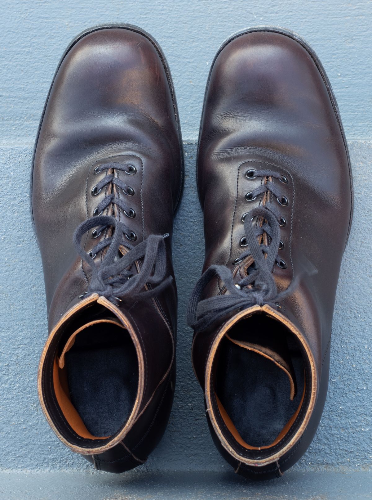 Photo by JewishJesus on March 1, 2026 of the Clinch Milne in Clinch / Black Crown Calf.