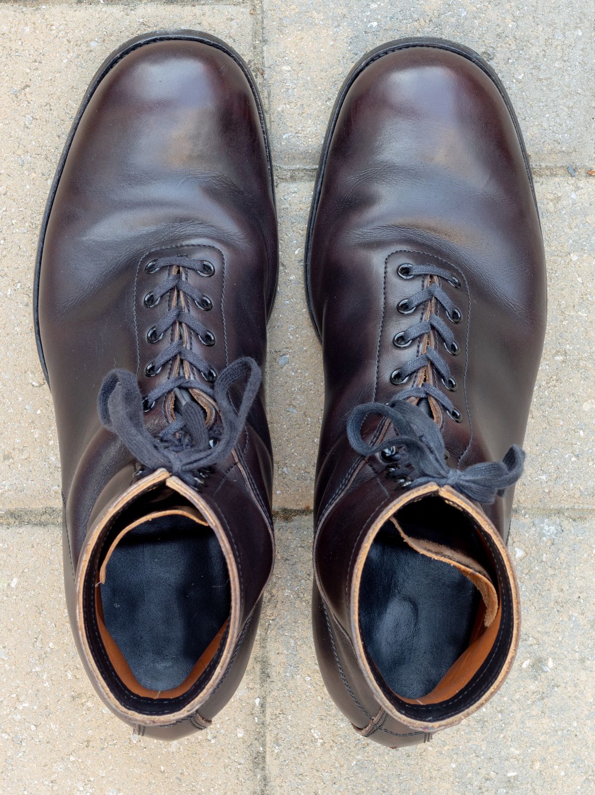 Photo by JewishJesus on April 1, 2026 of the Clinch Milne in Clinch / Black Crown Calf.