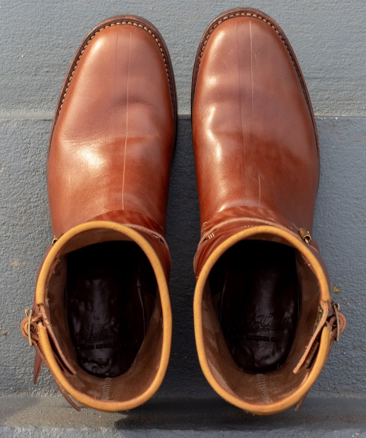 Photo by JewishJesus on January 1, 2026 of the Role Club Engineer Boots in Brown Italian Horsehide.