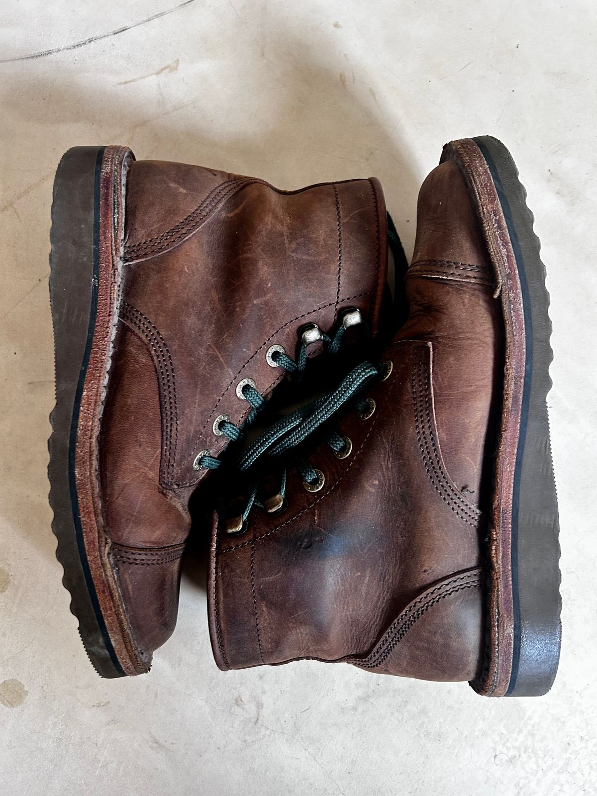 Photo by TangibleLily929Wife on March 5, 2026 of the Jim Green 719 in Bronco Oily Pull Up.