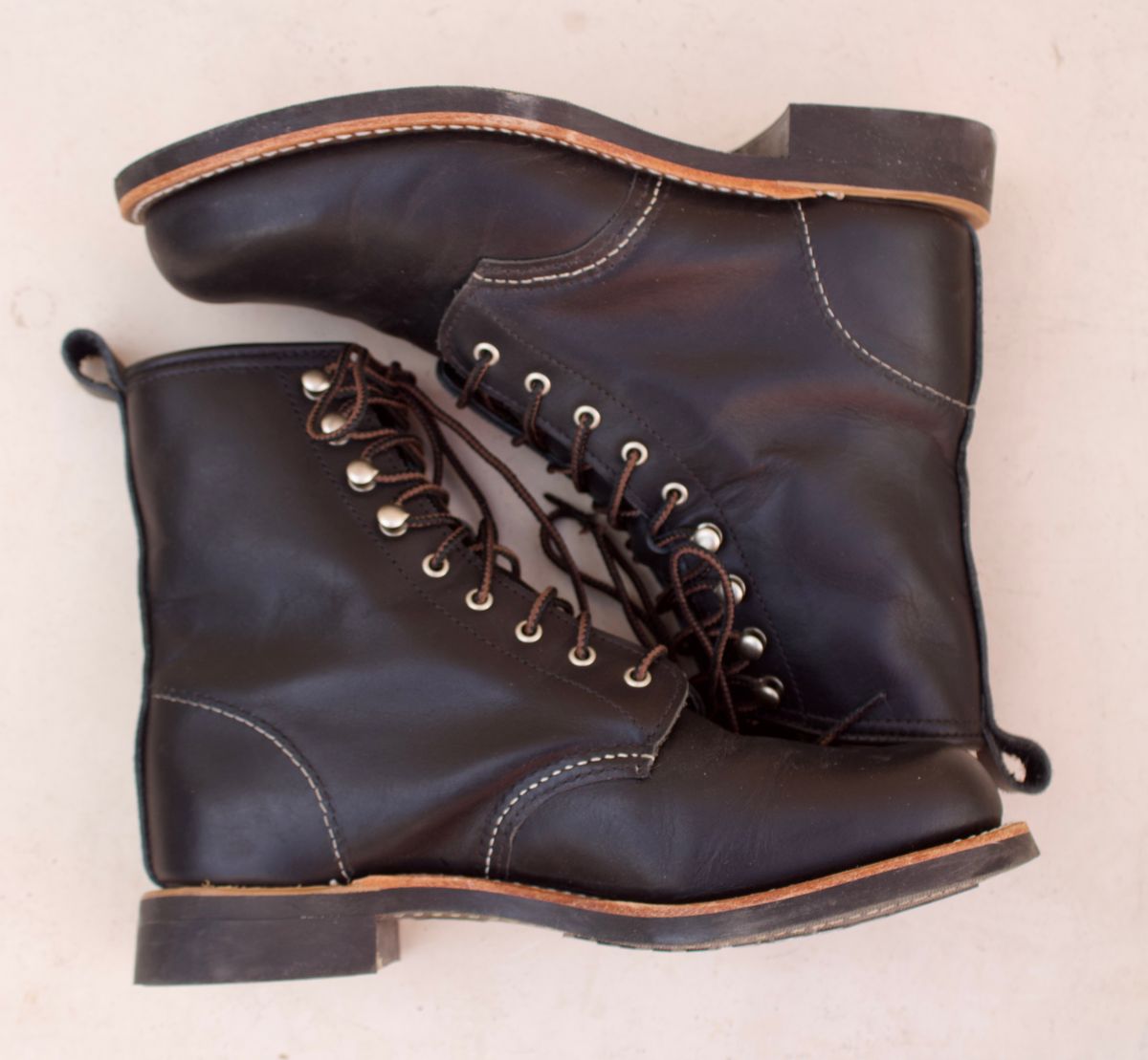 Photo by TangibleLily929Wife on January 2, 2026 of the Redwing Silversmith #3361 in Black Boundary.