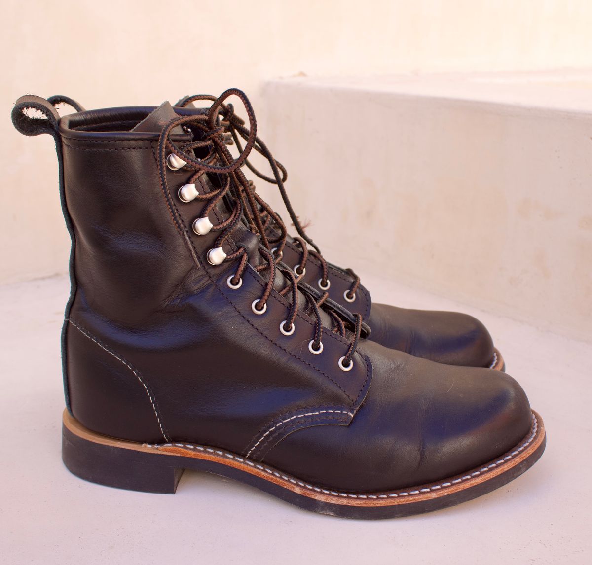 Photo by TangibleLily929Wife on February 4, 2026 of the Redwing Silversmith #3361 in Black Boundary.