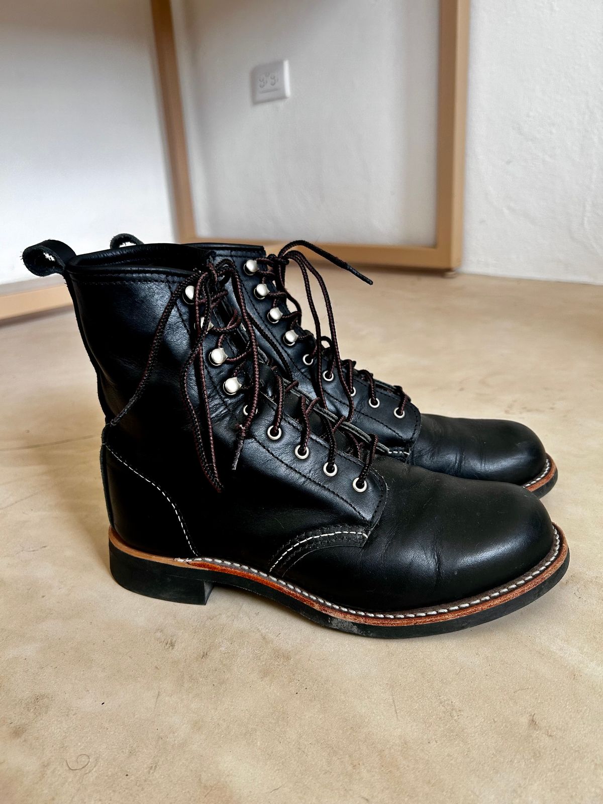 Photo by TangibleLily929Wife on March 5, 2026 of the Redwing Silversmith #3361 in Black Boundary.