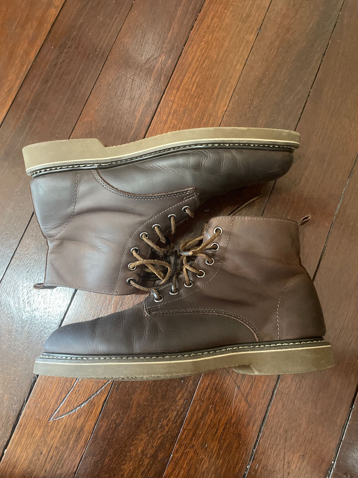 Photo by thedrunkdunker on April 18, 2024 of the Golden Fox 6" Boondocker Boots in Brown Crazy Horse.