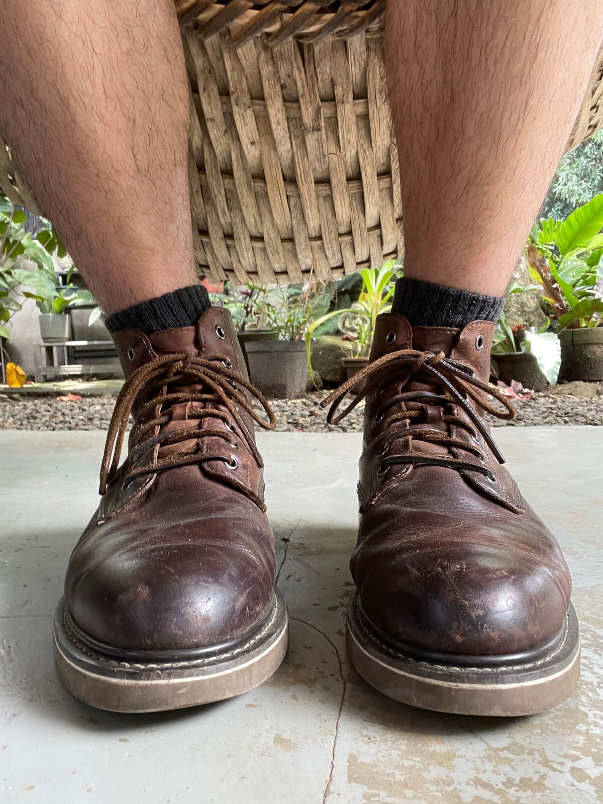 Photo by thedrunkdunker on September 28, 2025 of the Golden Fox 6" Boondocker Boots in Brown Crazy Horse.