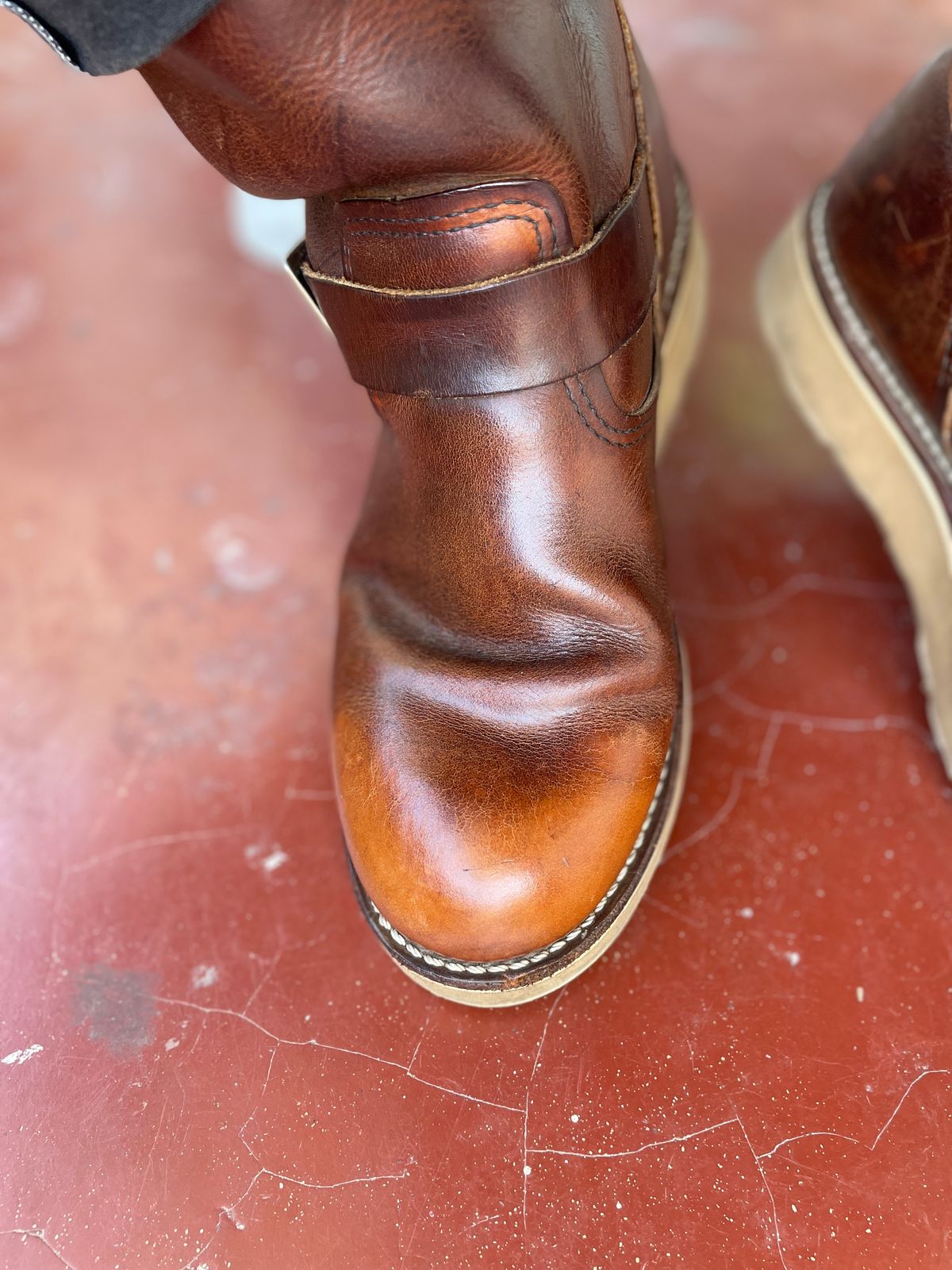 Photo by thedrunkdunker on June 3, 2025 of the Red Wing Engineer in S.B. Foot Copper Rough and Tough.