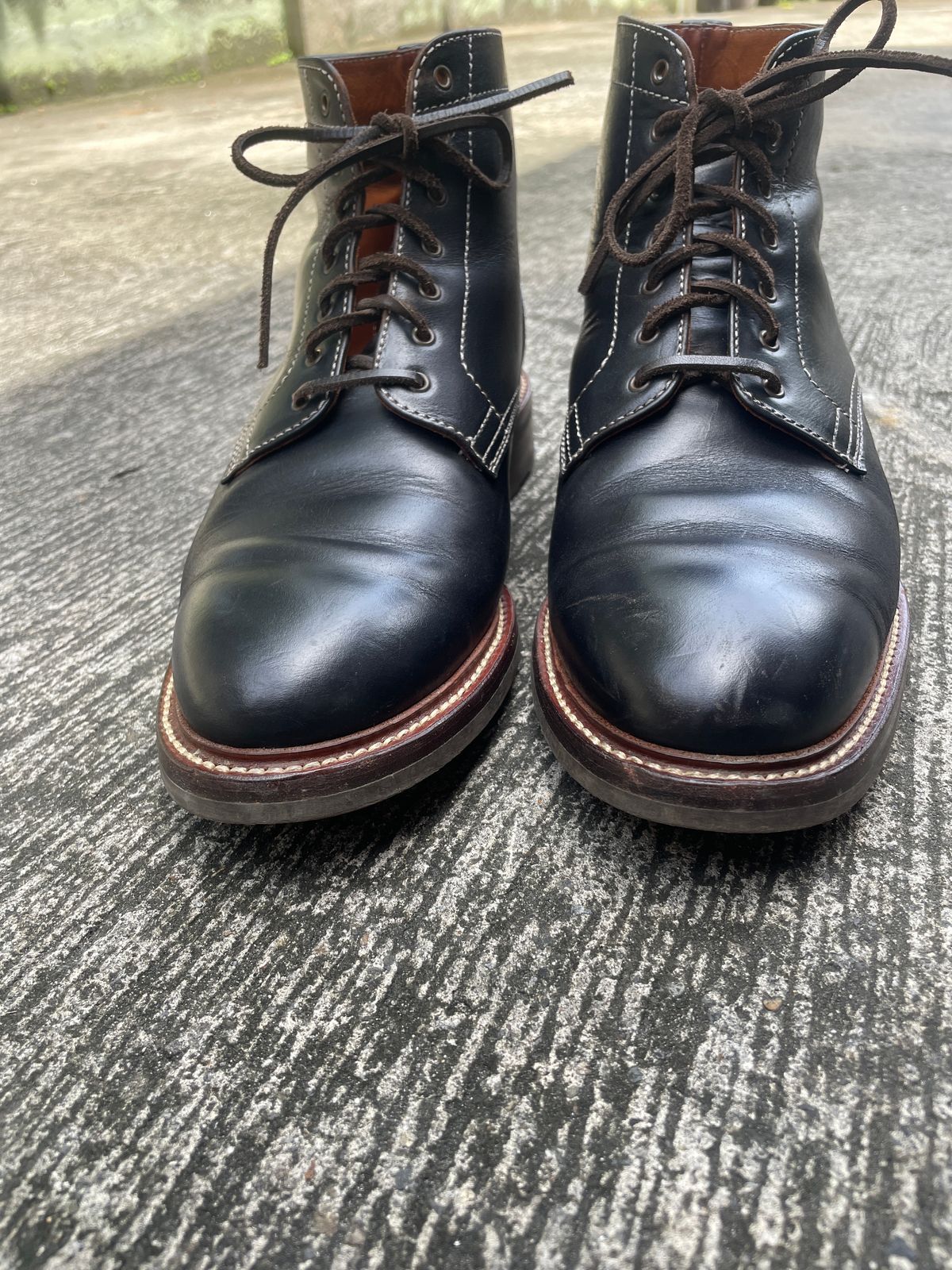 Photo by thedrunkdunker on September 14, 2025 of the Caswell Boot Company Lisbon in Horween Black Chromexcel.