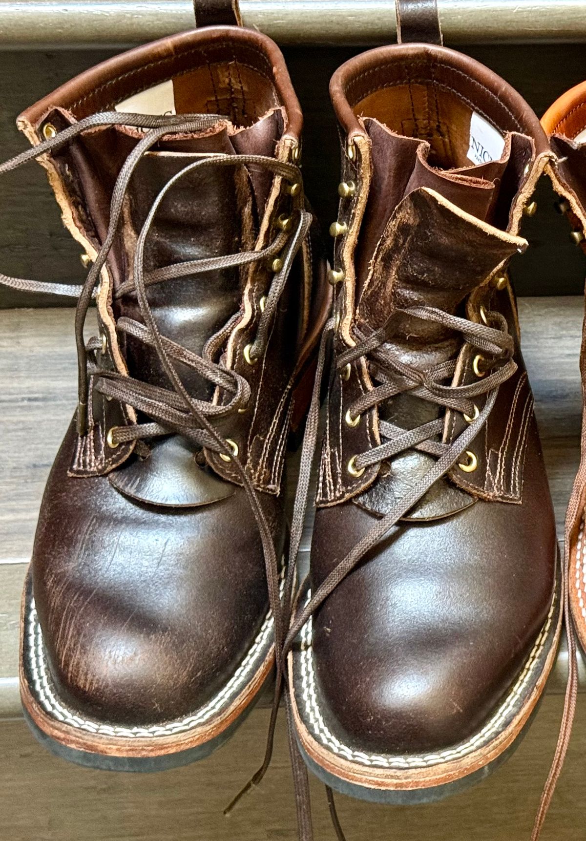 Photo by wayoflife on May 24, 2026 of the Nicks Robert in Horween Brown Waxed Flesh.