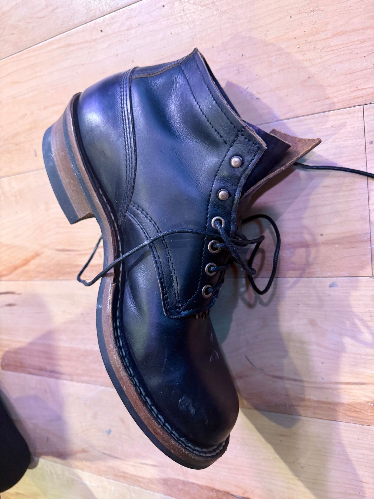 Photo by wayoflife on March 25, 2026 of the White's C350 Cruiser in Horween Black Chromexcel.