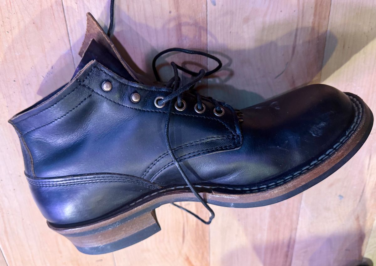 Photo by wayoflife on March 25, 2026 of the White's C350 Cruiser in Horween Black Chromexcel.