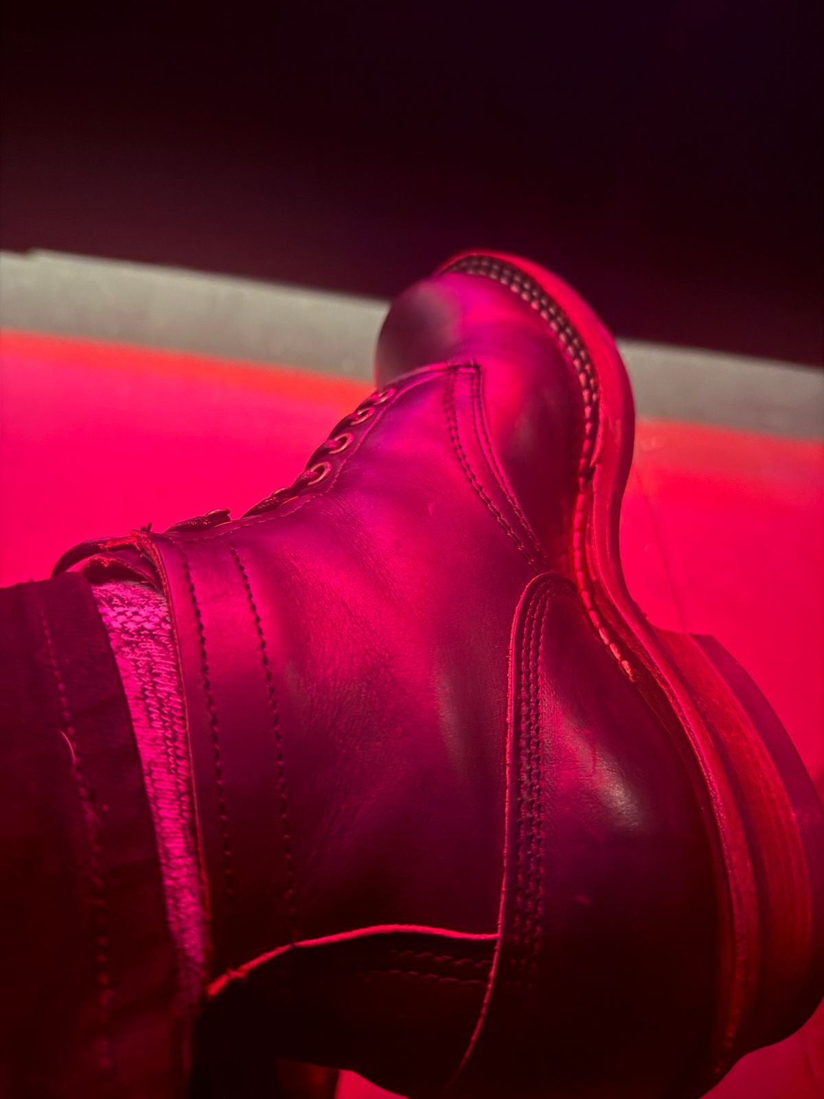 Photo by wayoflife on April 15, 2026 of the White's C350 Cruiser in Horween Black Chromexcel.