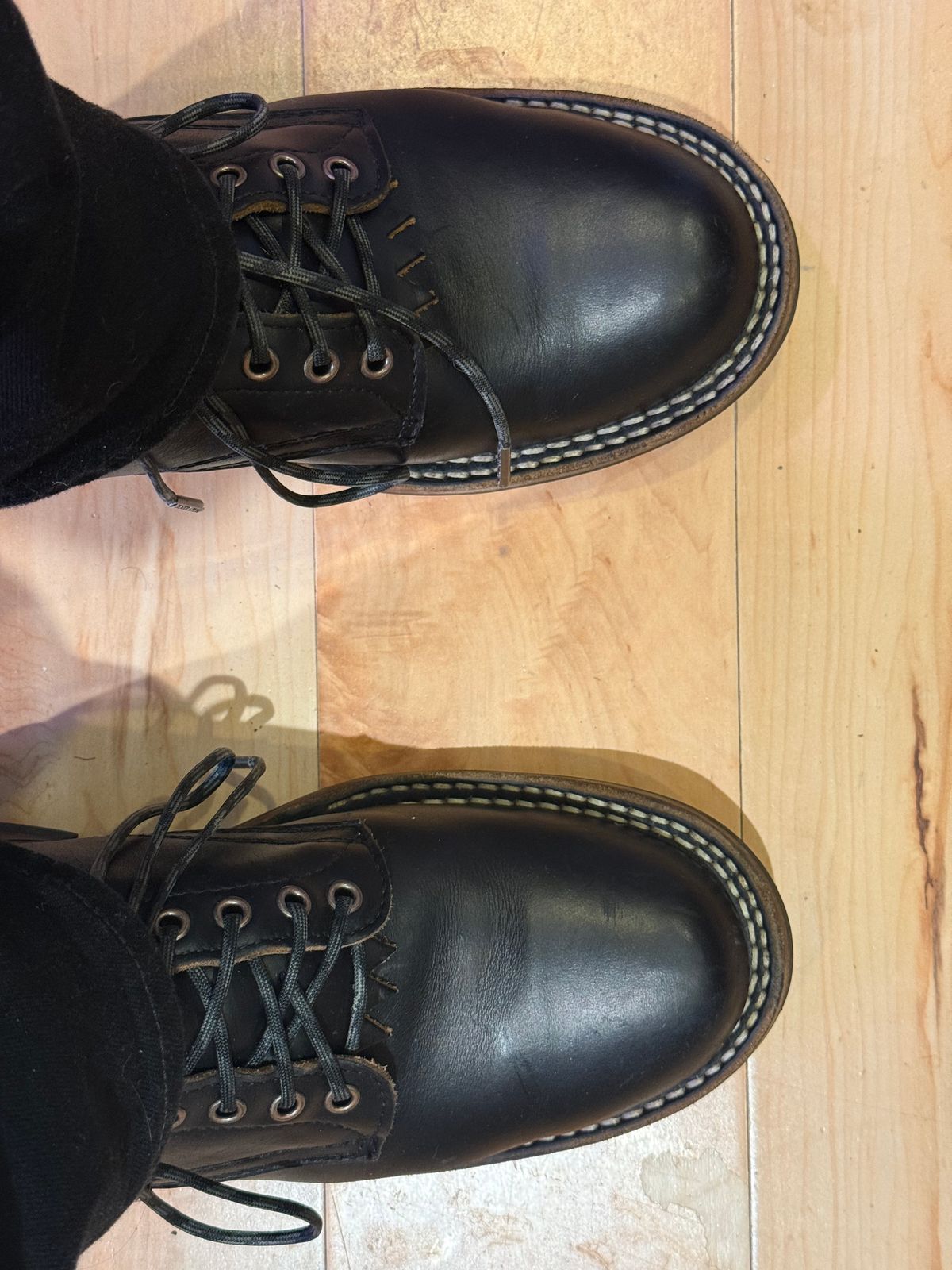 Photo by wayoflife on April 14, 2026 of the White's C350 Cruiser in Horween Black Chromexcel.