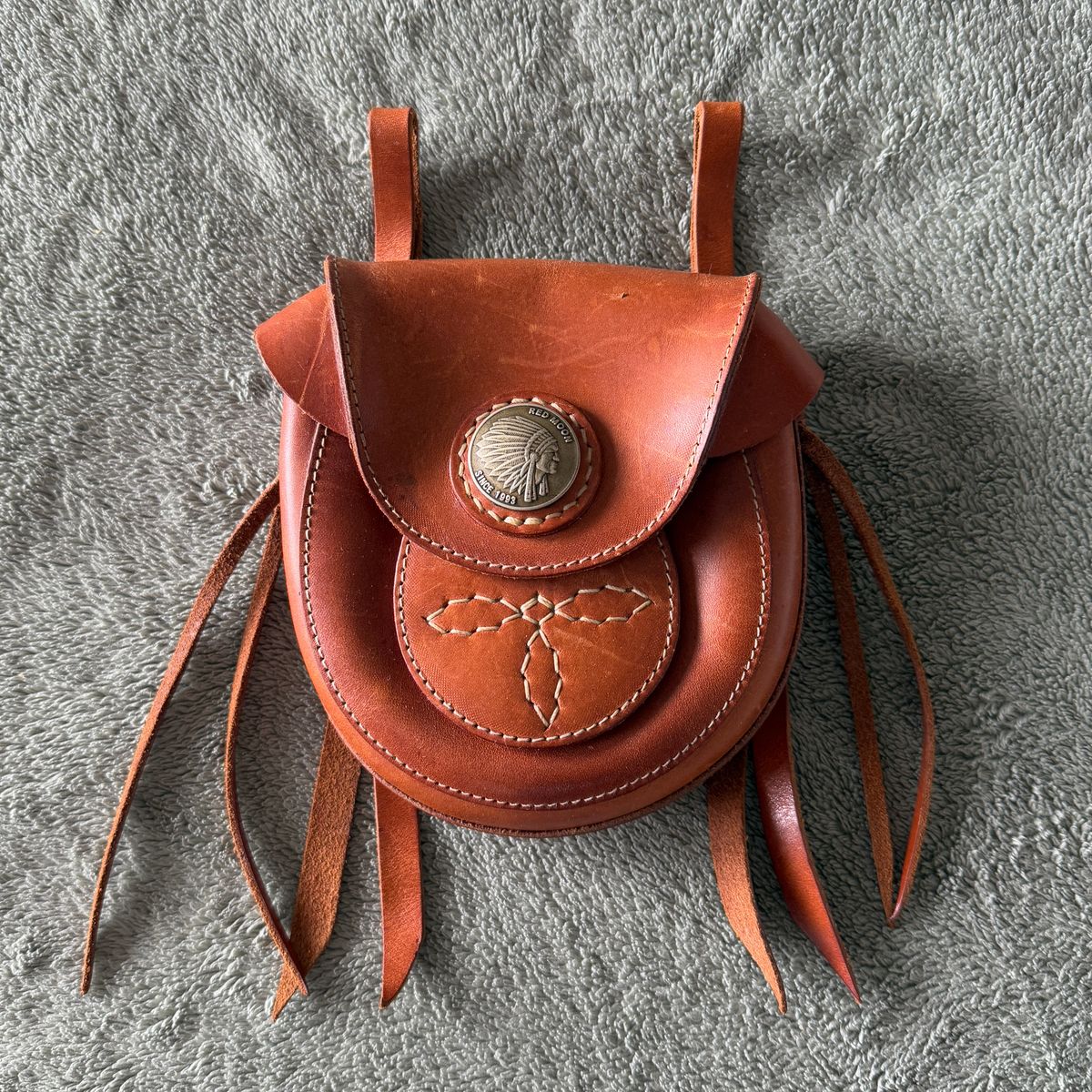 Photo by billynotreally on May 29, 2026 of the Redmoon Unknown Medicine Bag in Dram Saddle Leather Red/Brown.