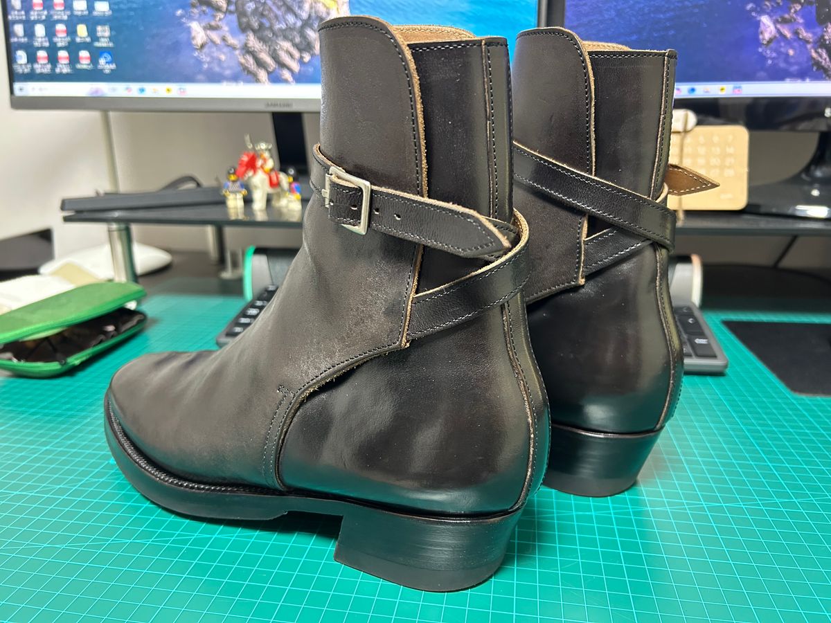 Photo by Patrick_Kwon on January 1, 2025 of the Clinch Jodhpur Boots in Black-Overdyed Horsebutt.