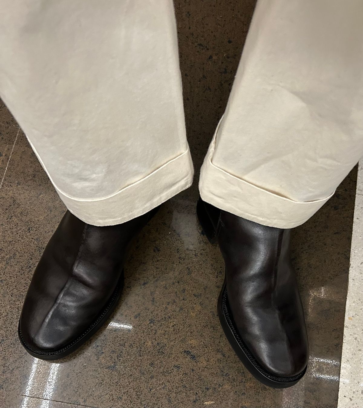 Photo by Patrick_Kwon on April 24, 2025 of the Clinch Jodhpur Boots in Black-Overdyed Horsebutt.
