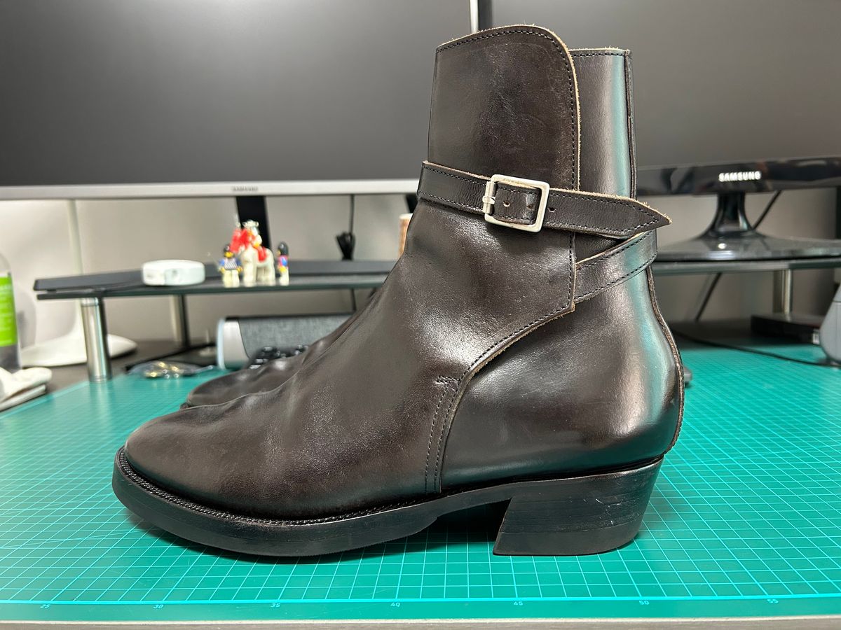 Photo by Patrick_Kwon on April 26, 2025 of the Clinch Jodhpur Boots in Black-Overdyed Horsebutt.