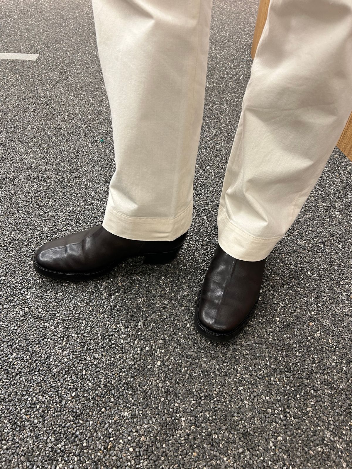 Photo by Patrick_Kwon on September 20, 2025 of the Clinch Jodhpur Boots in Black-Overdyed Horsebutt.