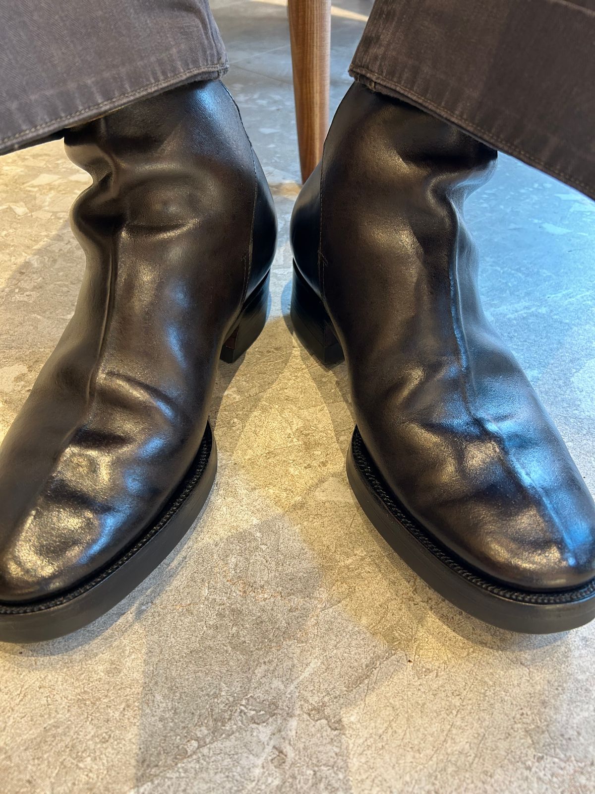 Photo by Patrick_Kwon on July 14, 2025 of the Clinch Jodhpur Boots in Black-Overdyed Horsebutt.