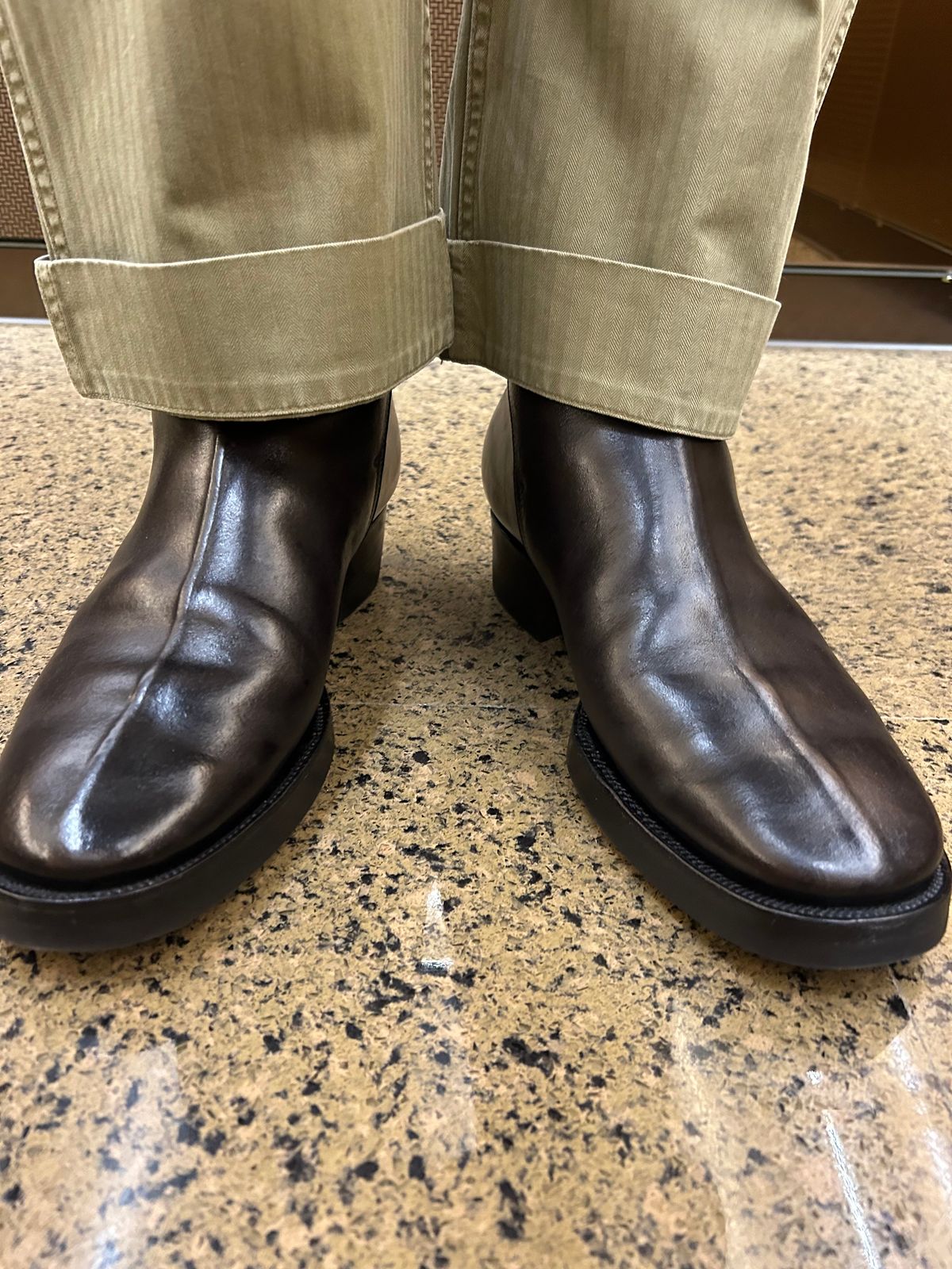 Photo by Patrick_Kwon on May 20, 2025 of the Clinch Jodhpur Boots in Black-Overdyed Horsebutt.