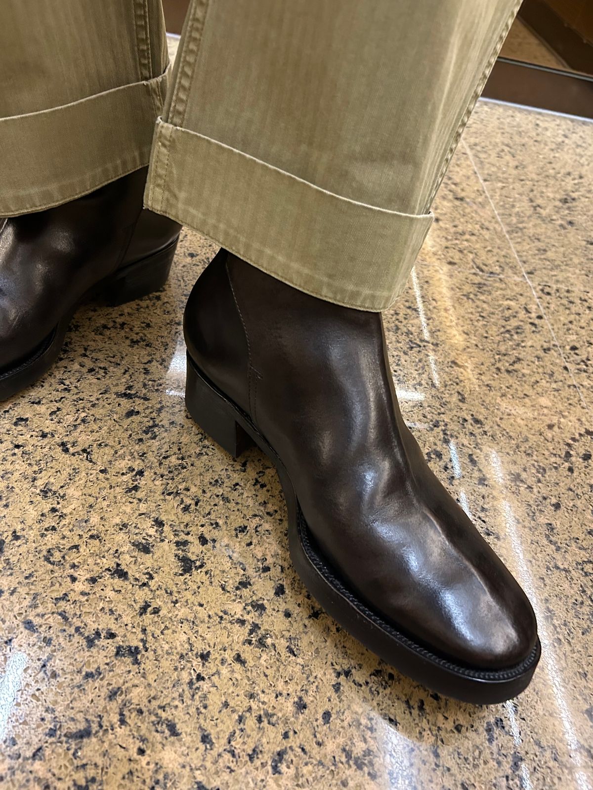 Photo by Patrick_Kwon on May 14, 2025 of the Clinch Jodhpur Boots in Black-Overdyed Horsebutt.