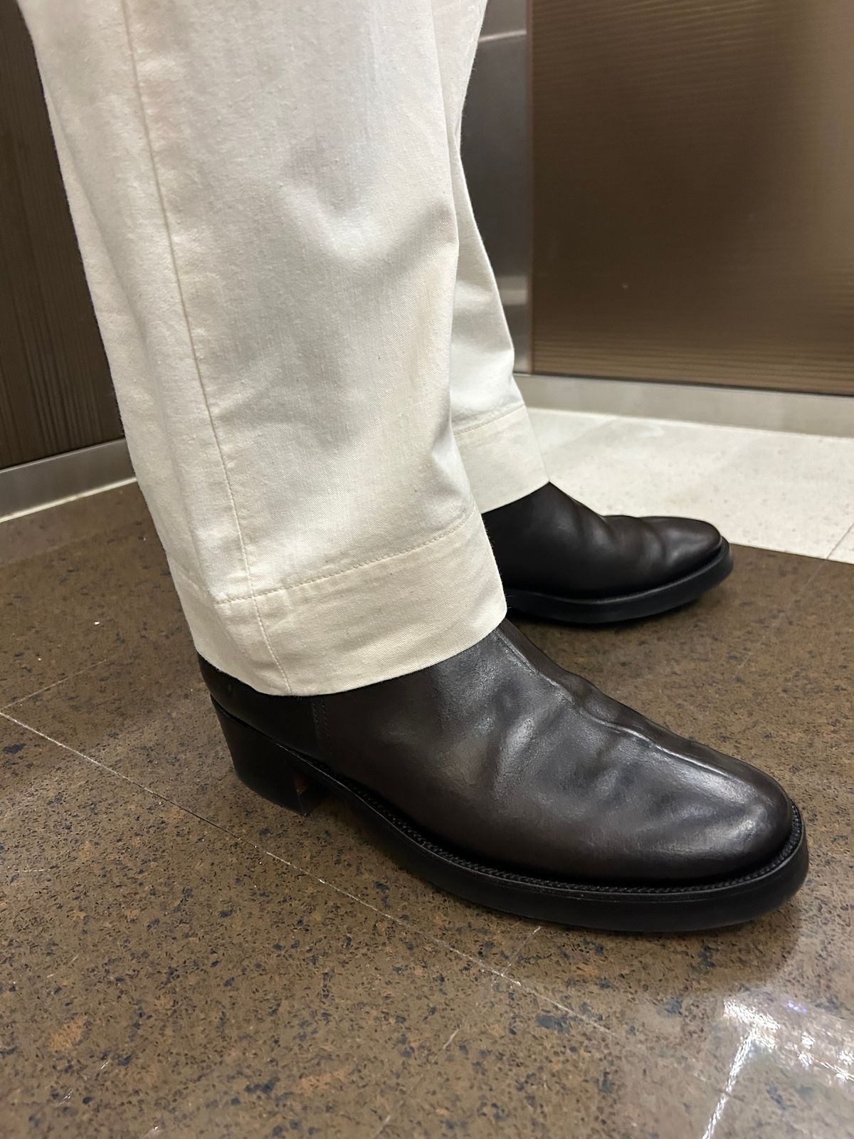 Photo by Patrick_Kwon on September 16, 2025 of the Clinch Jodhpur Boots in Black-Overdyed Horsebutt.