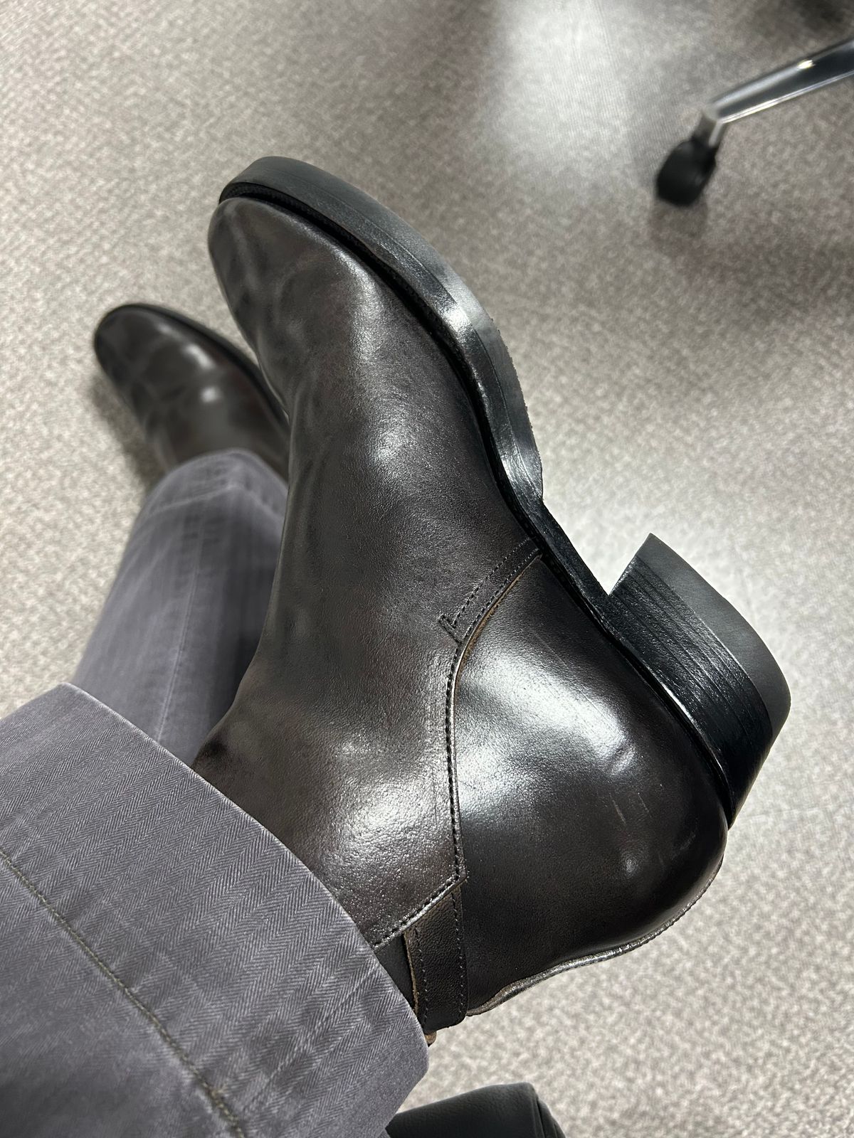 Photo by Patrick_Kwon on September 29, 2025 of the Clinch Jodhpur Boots in Black-Overdyed Horsebutt.