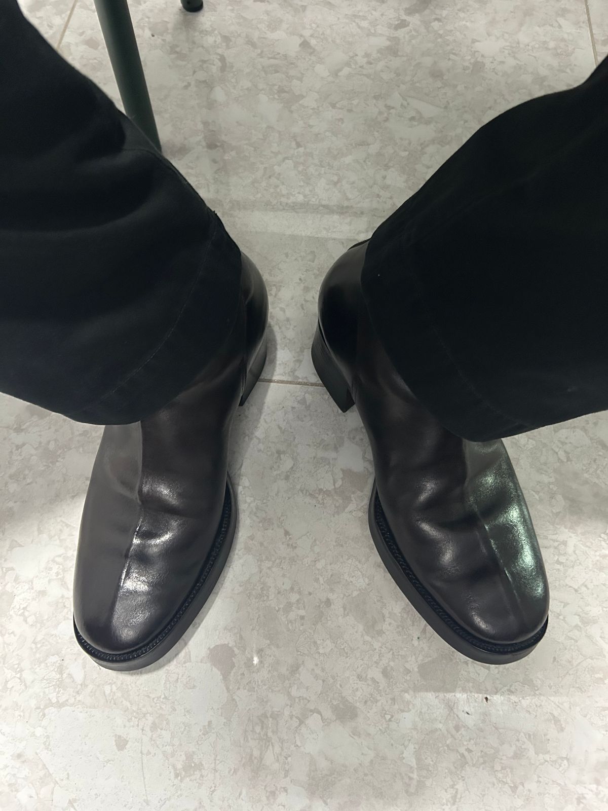 Photo by Patrick_Kwon on October 22, 2025 of the Clinch Jodhpur Boots in Black-Overdyed Horsebutt.