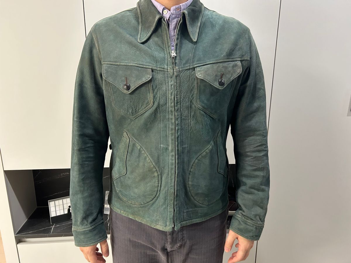 Photo by Patrick_Kwon on May 27, 2025 of the RRL Indigo Dyed Sheepskin Leather Jacket in Sheep Skin.