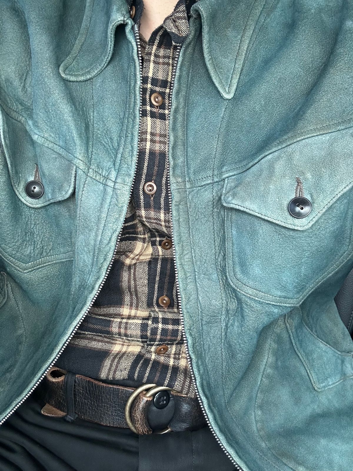 Photo by Patrick_Kwon on May 27, 2025 of the RRL Indigo Dyed Sheepskin Leather Jacket in Sheep Skin.