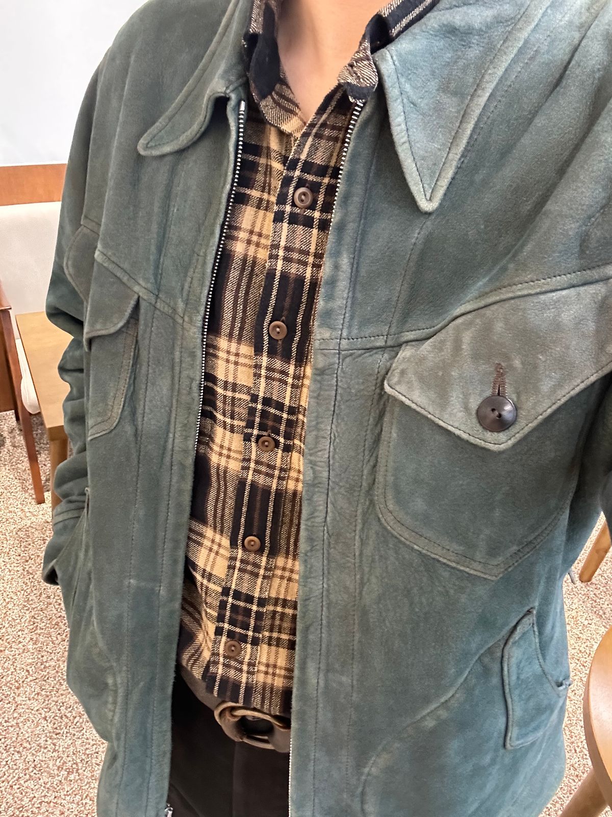 Photo by Patrick_Kwon on May 27, 2025 of the RRL Indigo Dyed Sheepskin Leather Jacket in Sheep Skin.