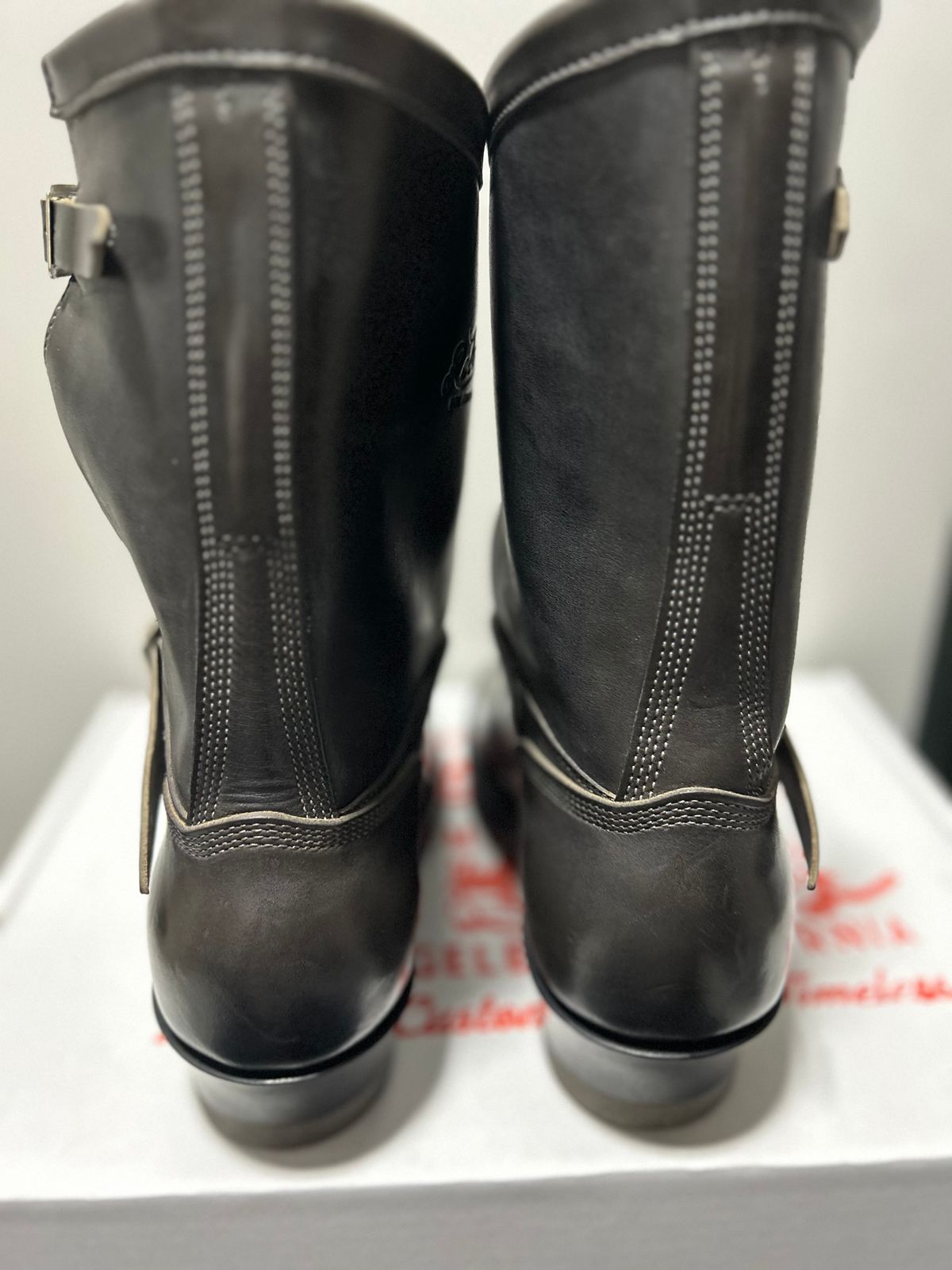 Photo by Patrick_Kwon on March 30, 2026 of the Role Club Engineer Boots in Grey Maryam Italy Horsebutt.