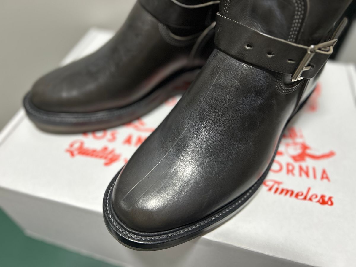 Photo by Patrick_Kwon on March 30, 2026 of the Role Club Engineer Boots in Grey Maryam Italy Horsebutt.