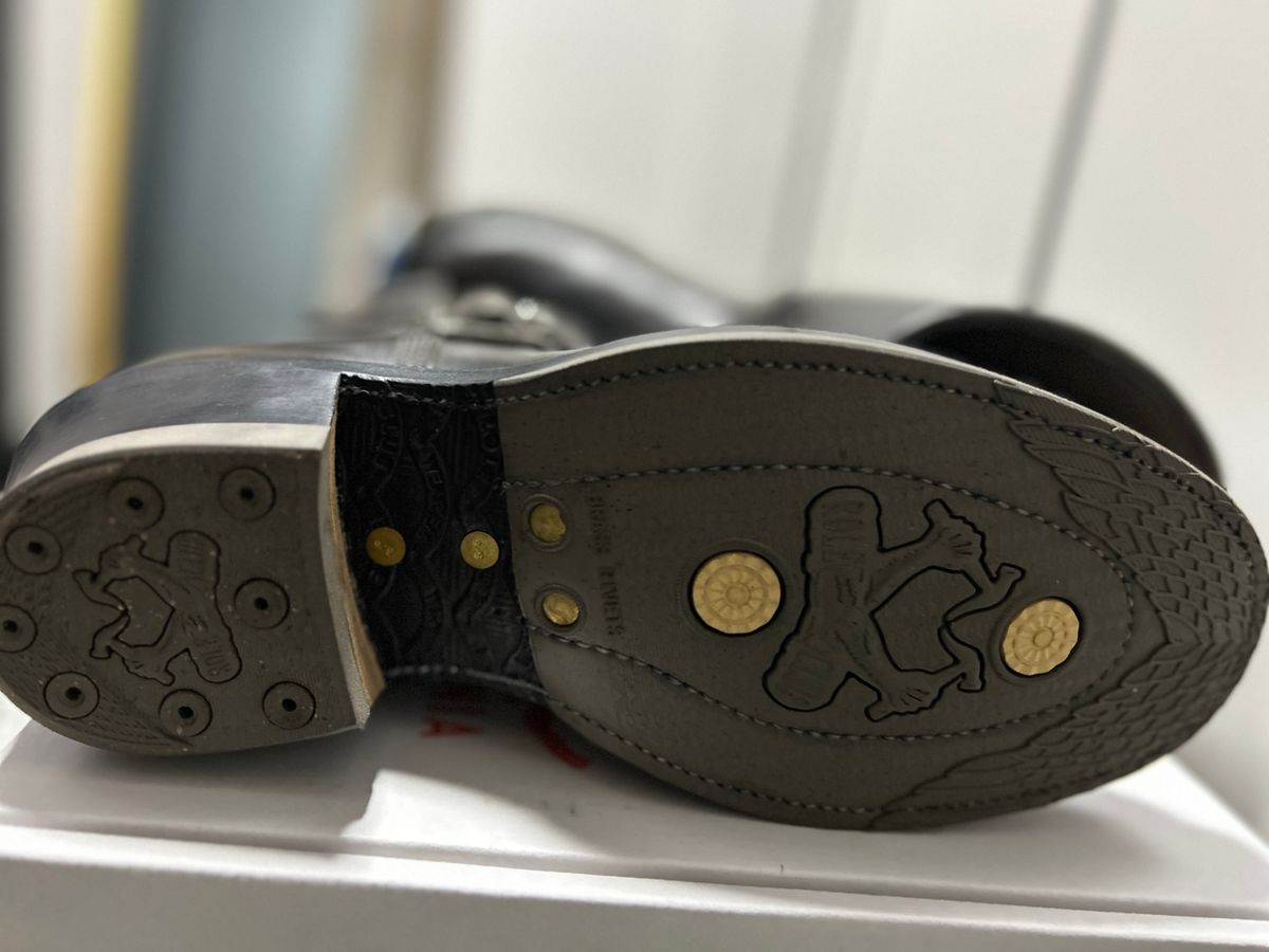 Photo by Patrick_Kwon on March 30, 2026 of the Role Club Engineer Boots in Grey Maryam Italy Horsebutt.