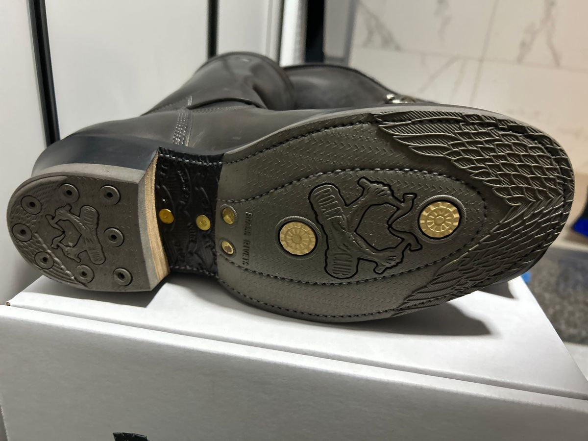 Photo by Patrick_Kwon on March 30, 2026 of the Role Club Engineer Boots in Grey Maryam Italy Horsebutt.